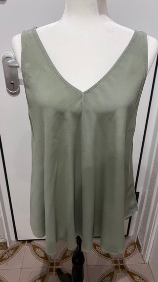 Blusa de tirantes verde oliva