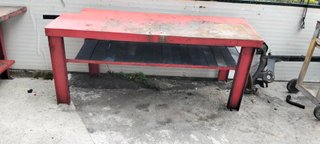 Banco de trabajo y carritos de taller