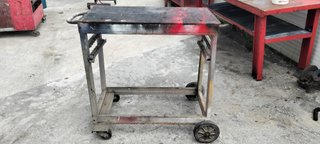 Banco de trabajo y carritos de taller