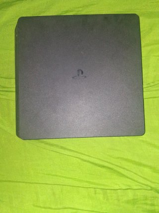 PS4 (PlayStation 4) Slim Nera