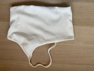 Top de tirante blanco