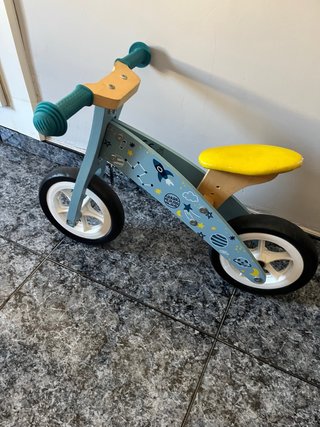 Bicicleta de madera para niños