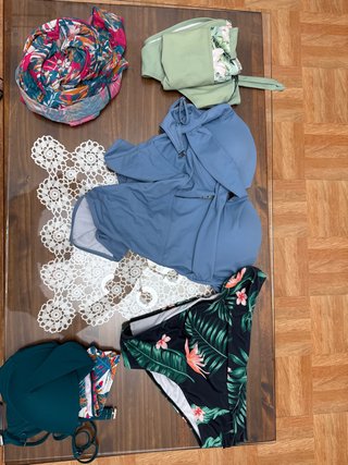 Lote de 5 Bikinis y Bañadores