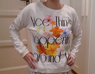 Sudadera de niña de flores