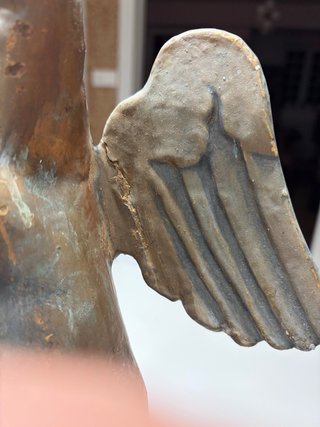 Escultura Ángel alado clásico muy antigua