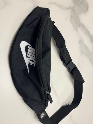Riñonera Nike Negra
