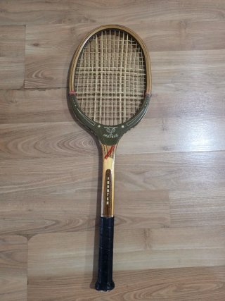 Raqueta de Tenis Antigua de Madera