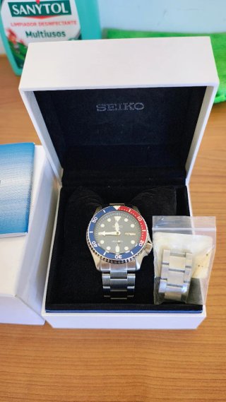 Seiko 5 Sports Pepsi Automático