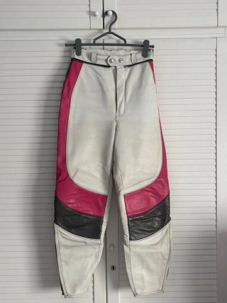 Pantalón vintage motorista blanco y rosa