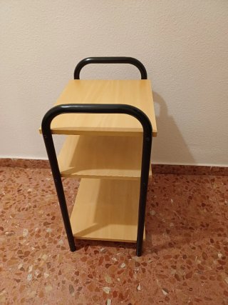 Mesa Auxiliar con Estantes  Largo 44cm ,ancho 34cm