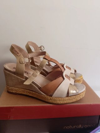 Sandalias de esparto Pikolinos
