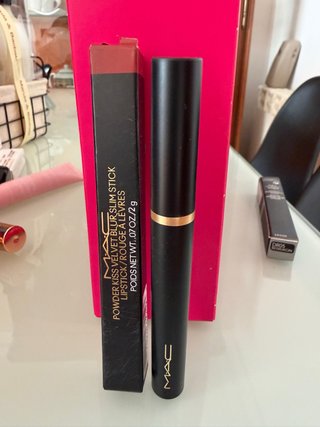Labial MAC Powder Kiss Velvet Blur Slim Stick