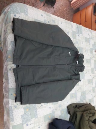 Parka deportiva verde oliva