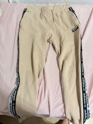Pantalón chándal Adidas beige