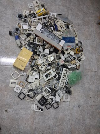 Lote de mecanismos eléctricos variados