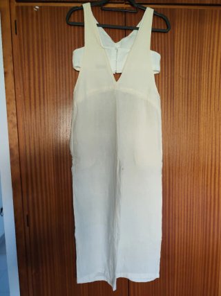 Mono corto beige y blanco