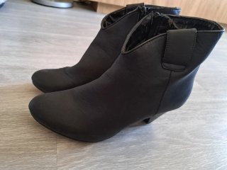 Botines de tacón negros
