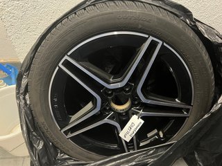 Llanta + neumático Mercedes-Benz Clase A 2022