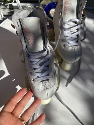Patines blancos niña