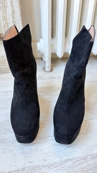Botines negros de plataforma y tacón 12cm