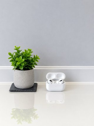 Apple AirPods Pro (1.ª Generación) - Buen Estado