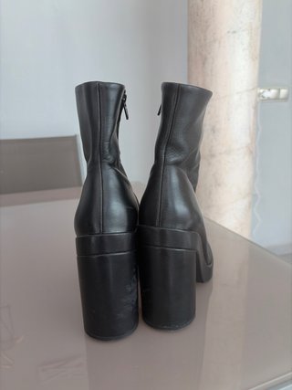 Botines Negros de Piel Zara con Tacón