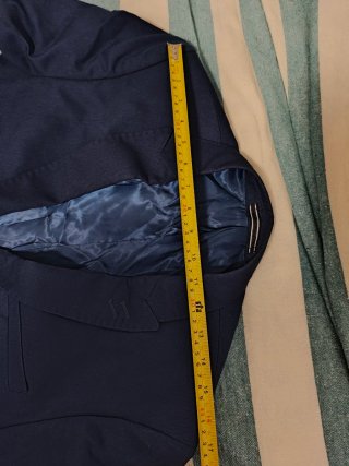 Traje elegante azul hombre