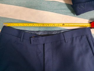 Traje elegante azul hombre