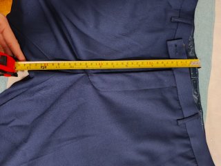 Traje elegante azul hombre