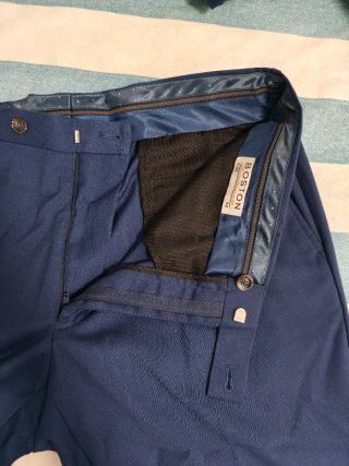 Traje elegante azul hombre