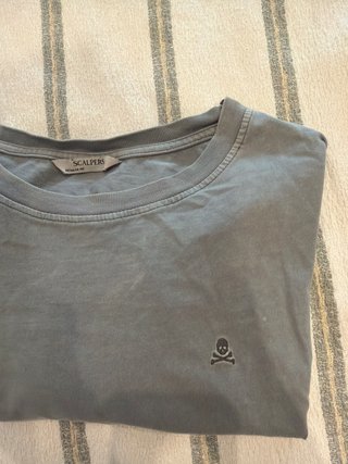 Camiseta Scalpers Gris
