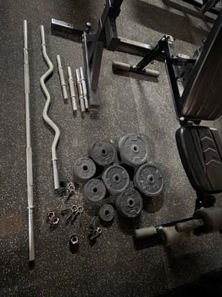Banco de gimnasio Sportstech + Rack + 63 kg