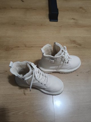 Botas con pelo beige
