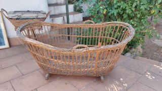 Cuna de Mimbre Antigua,  120x55 cm