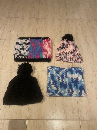 Lote Gorros y Bufandas Tejidas