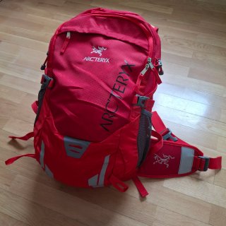 Mochila Arc'teryx Hiking 35L Roja