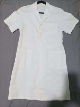 Bata blanca corta