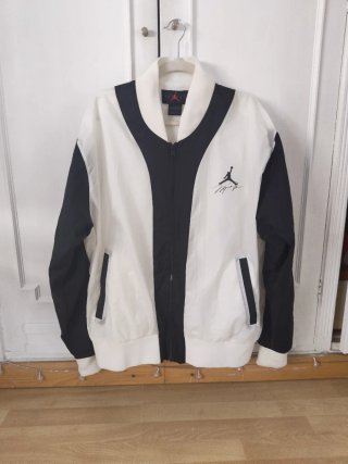 Chaqueta Jordan XL Negra y Blanca