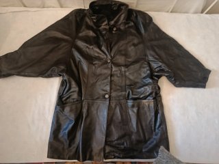 Chaqueta de cuero negra