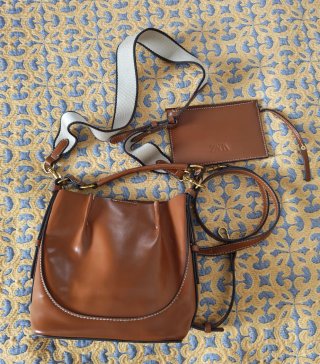 Bolso marrón Zara con monedero
