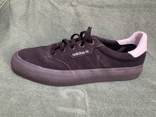 Zapatillas adidas negras