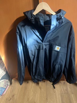 Chaqueta Carhartt Negra con Capucha