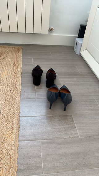Zapatos de tacón negros y azules talla 38
