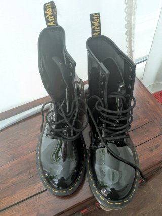 Botas Cuero con acabado Patent Lamper Charol brill