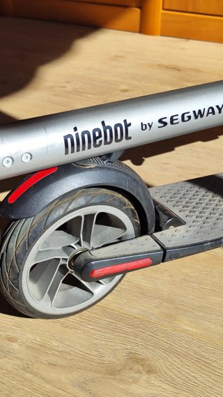 Patinete Eléctrico Ninebot by Segway ES2