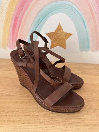 Sandalias de cuña Massimo Dutti marrón T.38
