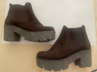 Botines piel marrón T.39