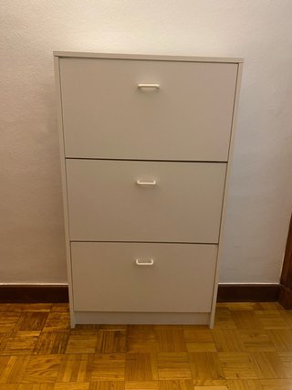 Zapatero Blanco de Tres Niveles