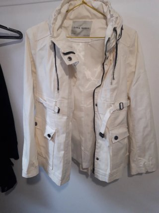 Cazadora Zara Basic con capucha