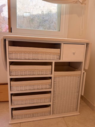 Mueble Almacenaje con Tabla de Planchar